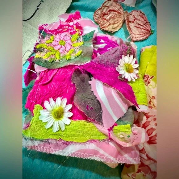 Junk Journal Embellishment Kit w/Raw Crystals & Shells❣️ - Picture 2 of 7